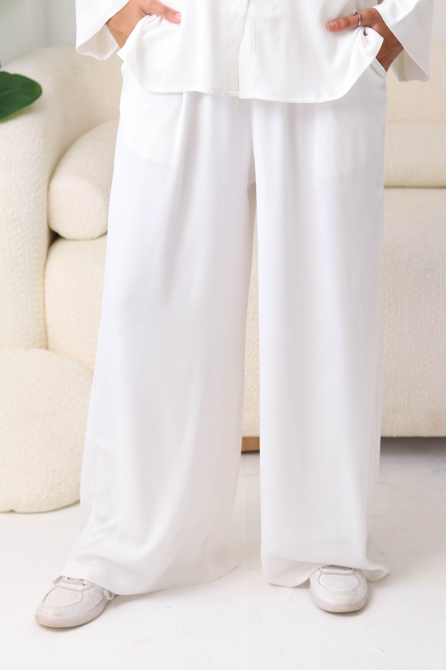 Wanna Set In White